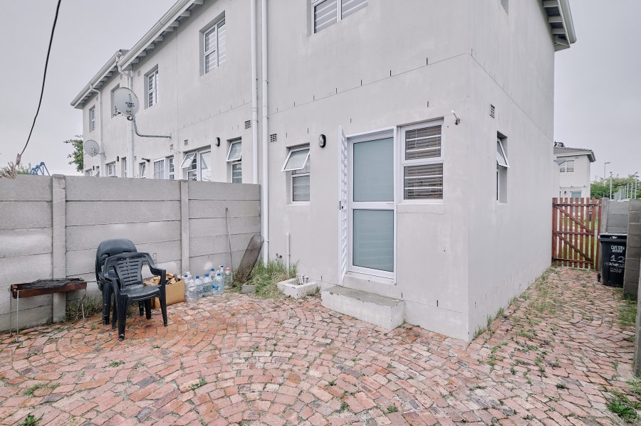 2 Bedroom Property for Sale in Bardale Village Western Cape